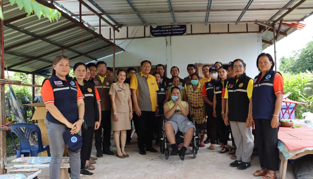 ร่วมมอบรถวีลแชร์ให้กับ นายสุดใจ มาตราช บ้านเลขที่ 9849 ม.7 บ้านโนนสมบูรณ์ ต.คำบง อ.บ้านผือ จ.อุดรธานี
